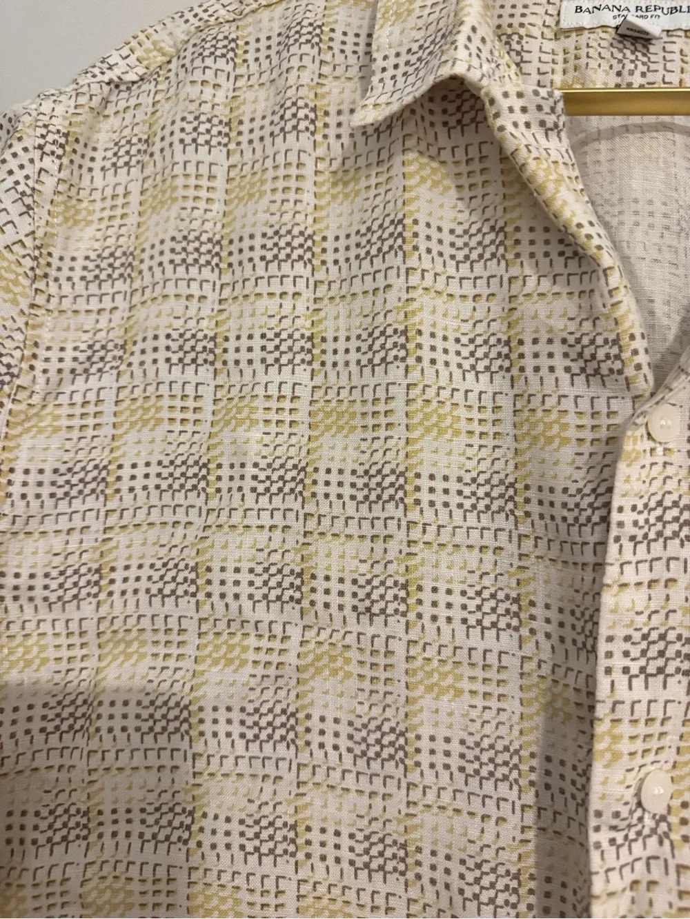 Banana Republic Cream and Yellow Short-Sleeve Button-Down Shirt